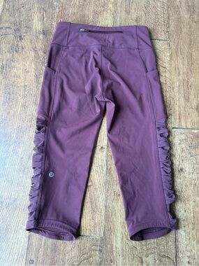 Lululemon Cropped Leggings Burgundy Mesh Ruched Sz 4